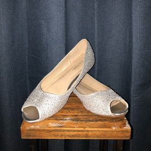 Sequined peep toe flats-silver